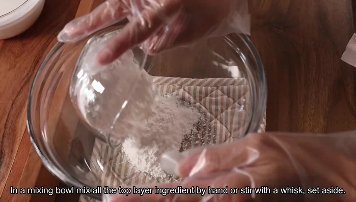 Combine coconut milk, sugar, salt, and pandan leaves (if using).