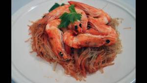 Thai Steamed Glass Noodles with Juicy Prawns Recipe