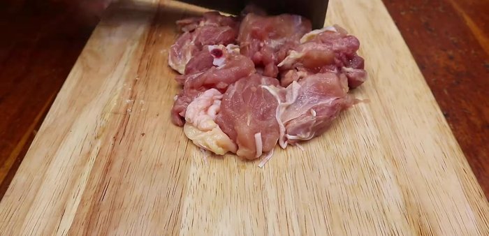 Heat oil in a frying pan over medium heat.