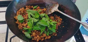 Quick & Easy Dry-Fried Fish Cakes: No Shaping Needed!