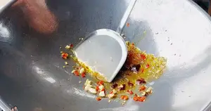 Spicy Chili Paste Fried Eggs: Easy & Delicious Thai Recipe