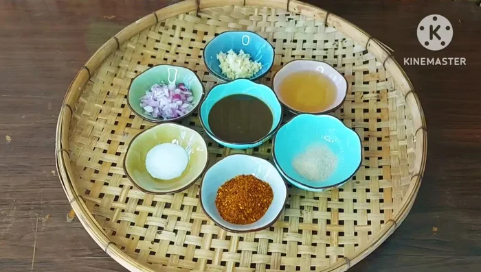 Add the minced duck.
