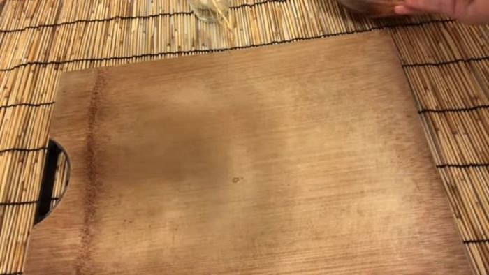 Marinate the pork: Add the pork neck to the marinade. Massage by hand to ensure the pork is thoroughly coated. Add chopped coriander root and garlic. Marinate for at least 3 hours, or preferably overnight.