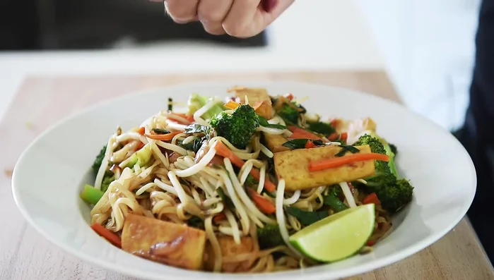 Serve with fresh lime and peanuts (173.69).