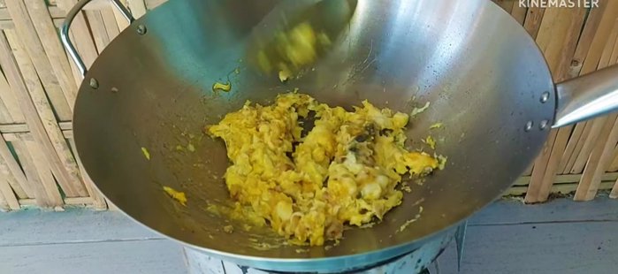 Add granulated sugar and MSG (optional) to adjust the saltiness.