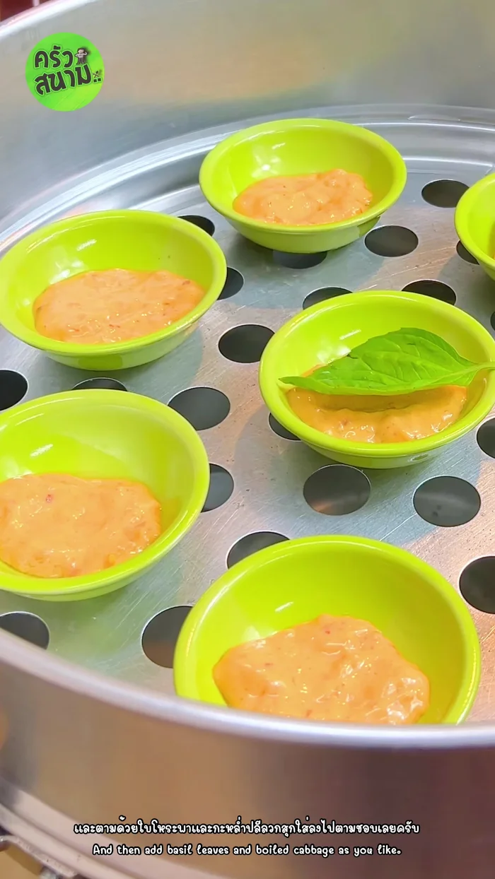 Add cabbage: Add boiled cabbage leaves as desired.