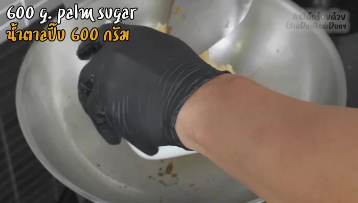 Make the sweet fish sauce: In the same pan, add palm sugar (or coconut sugar), tamarind juice, fish sauce, salt, and coriander root. Stir until the sugar dissolves and the sauce thickens. Adjust seasoning to taste.