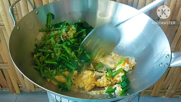 Stir-fry all the ingredients together until well combined and heated through. Adjust seasonings to your taste.