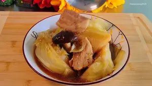 Stewed Cabbage with Shiitake Mushrooms & Pork Belly: A Delicious, Easy Recipe