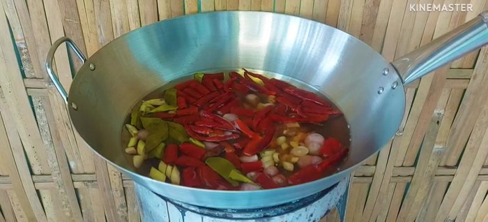 Blend the boiled herbs until smooth.