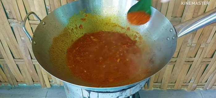 Add chili powder, salt, MSG, seasoning powder, and tamarind juice to taste.