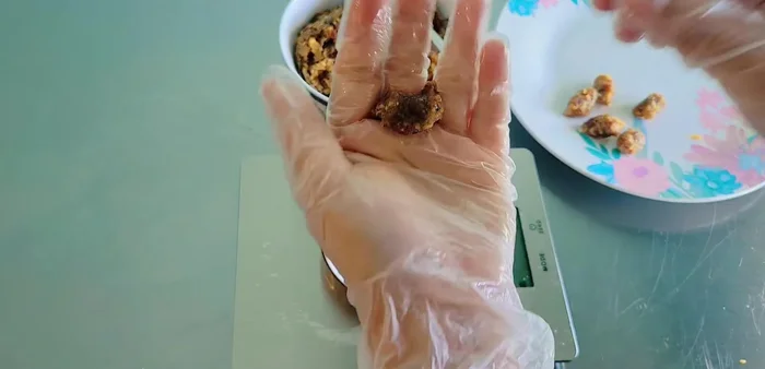 Cool the filling: Let the filling cool completely. (278.08)