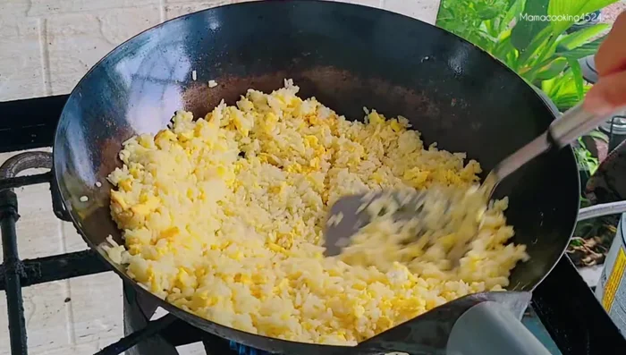 Add chopped garlic.