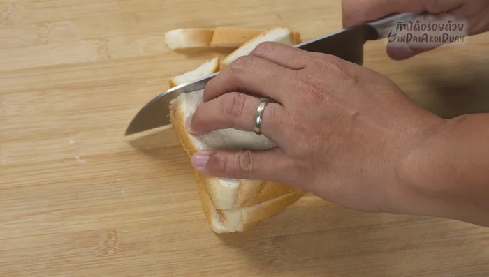 Prepare breadcrumbs: Tear or blend sandwich bread into coarse breadcrumbs.