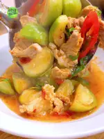 Crispy White Eggplant Pork Curry: A Delicious Thai Recipe