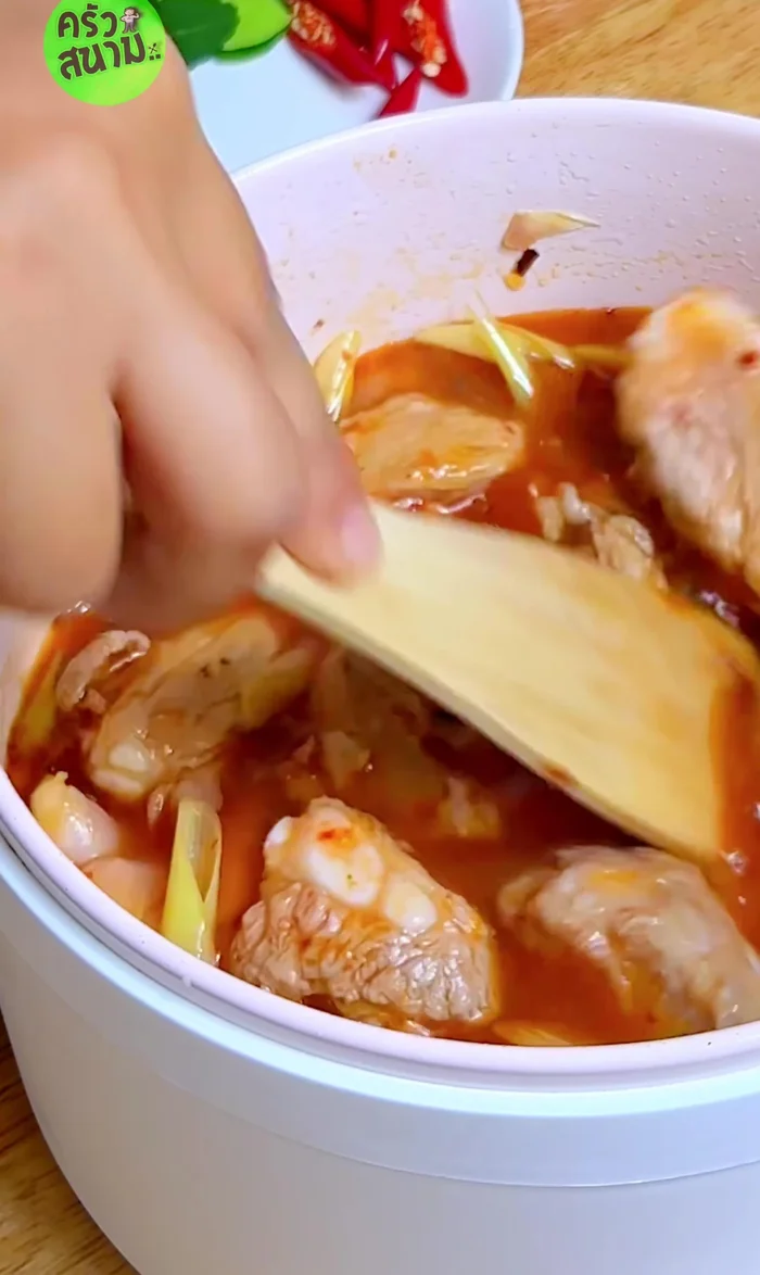 Add soaked dried glass noodles and mix.