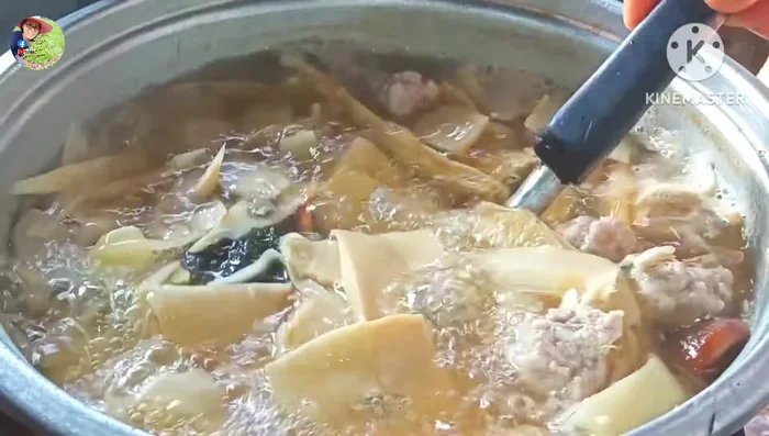 Add seaweed and stir.