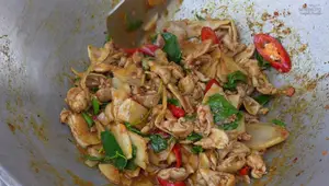 Spicy Stir-fried Chicken with Pickled Bamboo Shoots Recipe