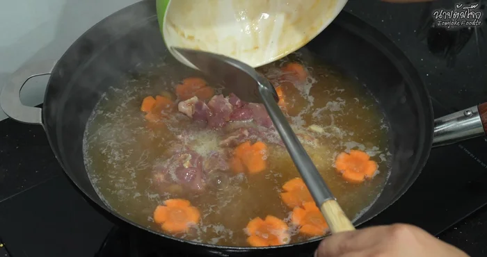 Add marinated pork to the gravy and cook until done.