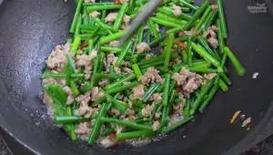 Easy Stir-Fried Cauliflower with Minced Pork Recipe