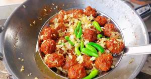 Crispy Fried Pork Balls with Garlic & Chili: A Delicious Thai Recipe