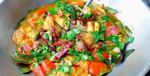 Spicy & Sour Canned Fish Tom Yum with Omelette: Easy Thai Recipe