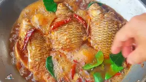 Delicious Salty Boiled Carp: Puffy Red Scales Recipe