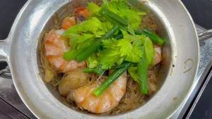 Steamed Shrimp with Glass Noodles: A Delicious Thai Recipe