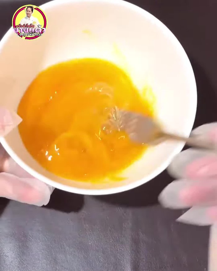 Season the eggs with seasoning powder and fish sauce. Mix well.