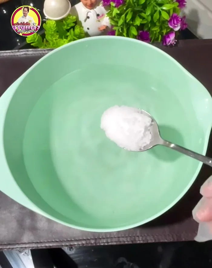 Prepare the salt water soak: In a large bowl, dissolve a heaping tablespoon of salt in water.