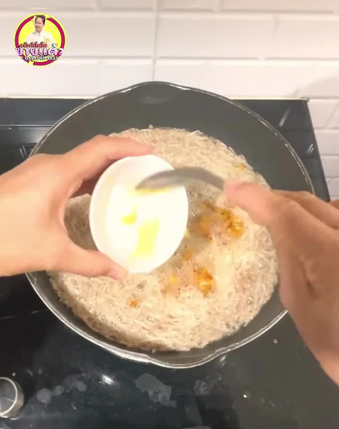 Add 3 tablespoons of coconut sugar (or to taste) and 1 tablespoon of salt. Stir gently until the sugar dissolves and the taro turns yellow. (114.56)