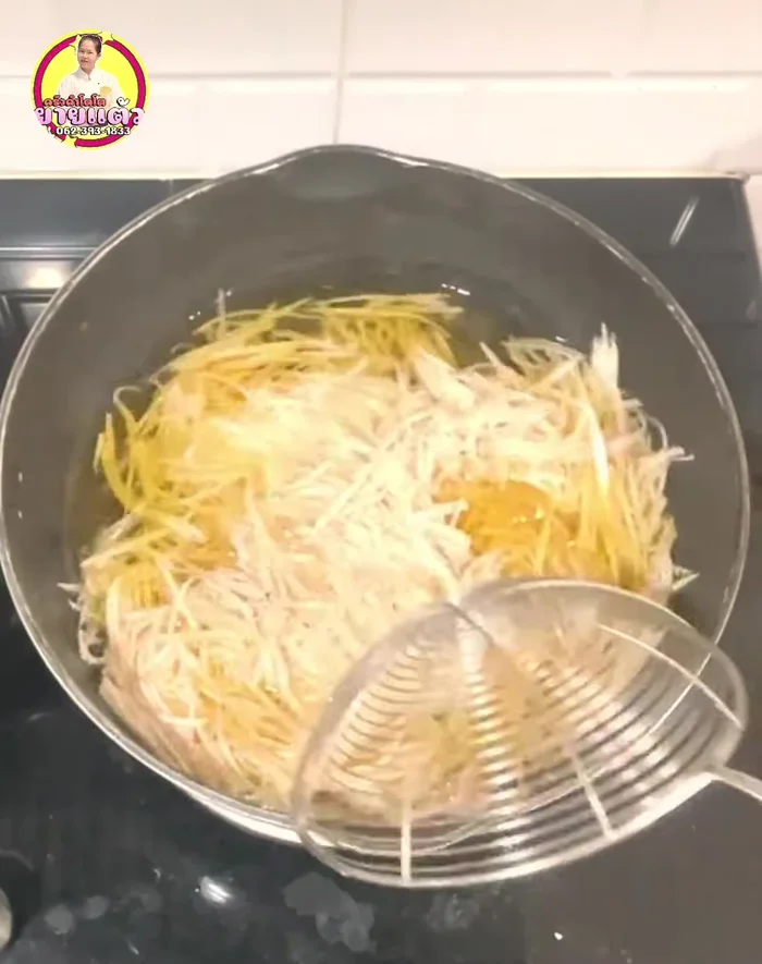 Continue frying gently for about 15 minutes, stirring occasionally during the first 5 minutes to prevent sticking. Avoid high heat to prevent burning. (94, 102.2)