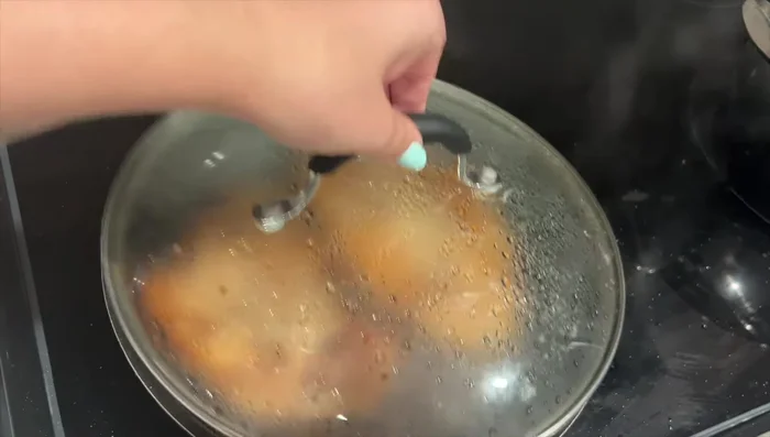 Add sesame seeds to the chicken.