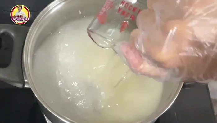 Prepare the marinade: Mix sugar, water, salt, and orange juice in a pot. Stir until sugar dissolves. [25.8]