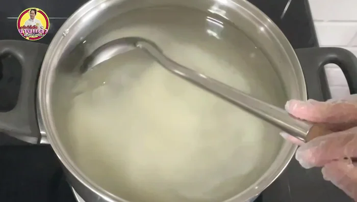 Cook the marinade: Bring to a boil over high heat, then simmer for 3-4 minutes to reduce the vinegar smell. [30.199]