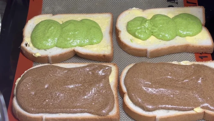 Spread the pandan mixture onto other English bread slices using a spoon.