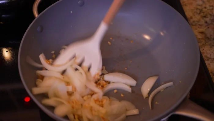 Add onion and cook until fragrant.