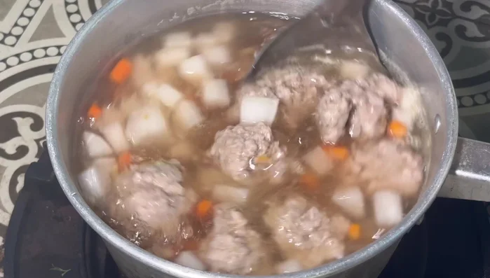 Add the radish and carrots to the pot. Boil for about 10 minutes until the pork and radish are cooked.
