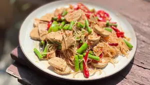Chewy Palm Sugar Sauce: Easy Som Tam & Salad Ingredient