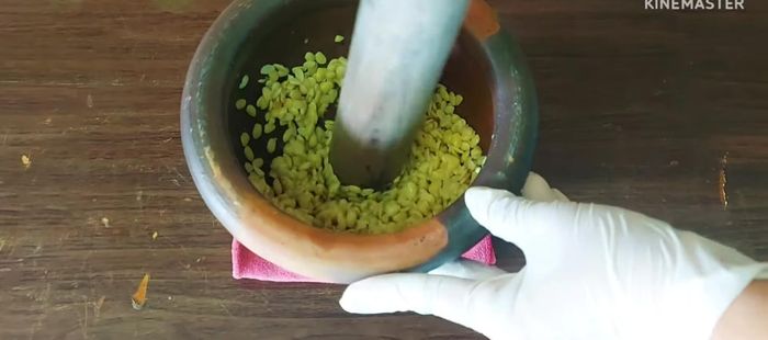 Pound the soybean paste until fine or just enough. Alternatively, blend it.