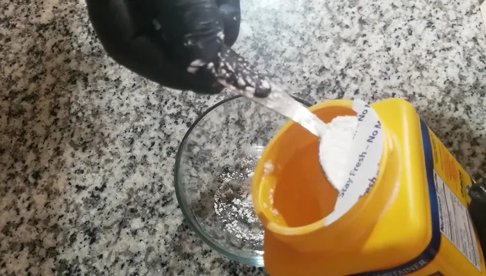 In a small bowl, mix 2 tablespoons of cornstarch and 2 tablespoons of all-purpose flour.