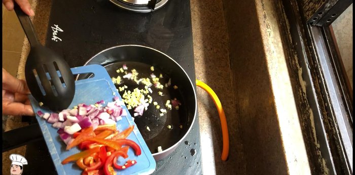 Sauté crushed ginger and garlic in a pan with a little oil.