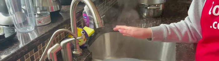 If you want to eat them hot, you can eat them now. If using for stir-fry, rinse with cold water to prevent sticking and remove excess starch.