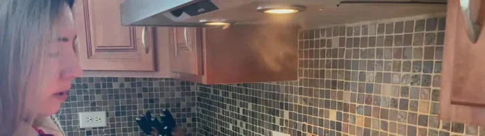 Add rice noodles to the boiling water.