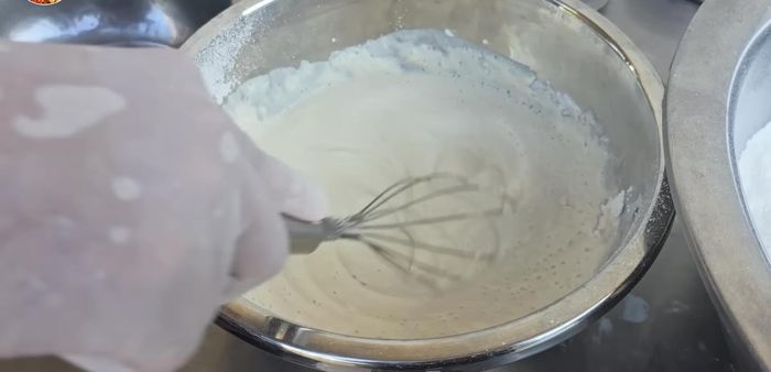 Prepare the batter: Mix wheat flour, water, cornstarch, sugar, chicken flavoring, and vinegar.