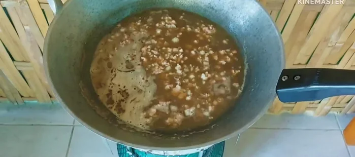 Add coconut milk and palm sugar. Let the palm sugar dissolve completely.