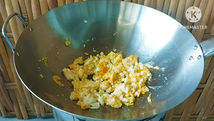 Add bean sprouts.