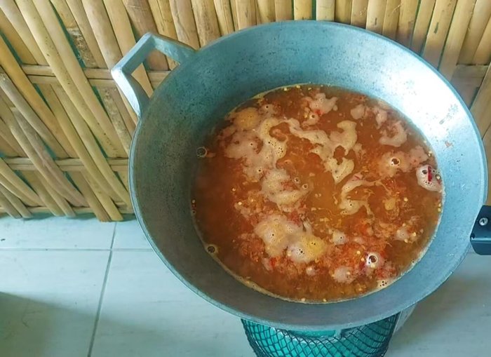 Add palm sugar, seasoning powder, MSG (optional), tamarind juice, and fish sauce. Adjust to taste.