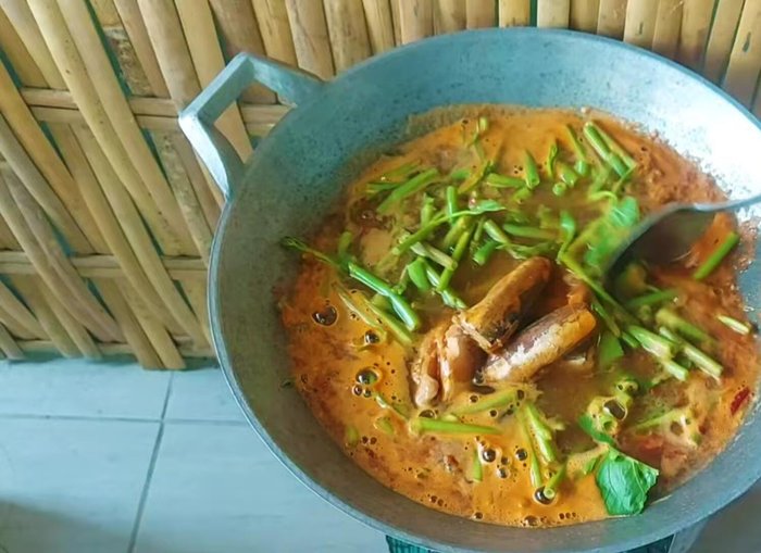 Stir well and cook until the morning glory is tender.
