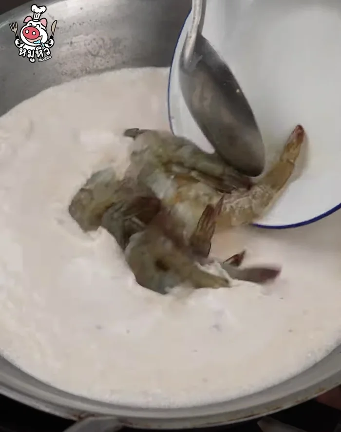 Add shrimp, bamboo shoots, and chilies. Mix well and bring to a boil.